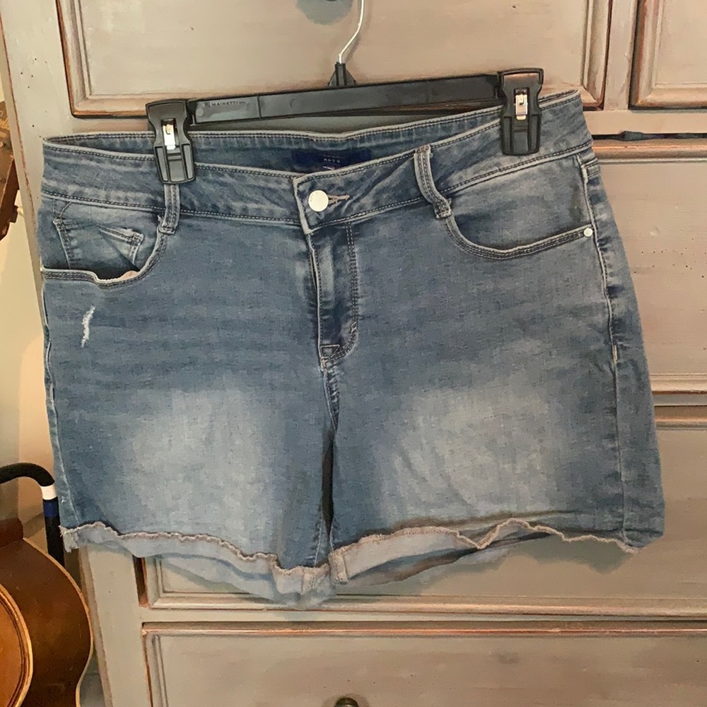 Apt 9 Jean Shorts Size 12